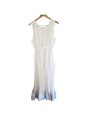 Size M – 1960s White Grecian Maxi Dress w/ Silver Ribbon Hem